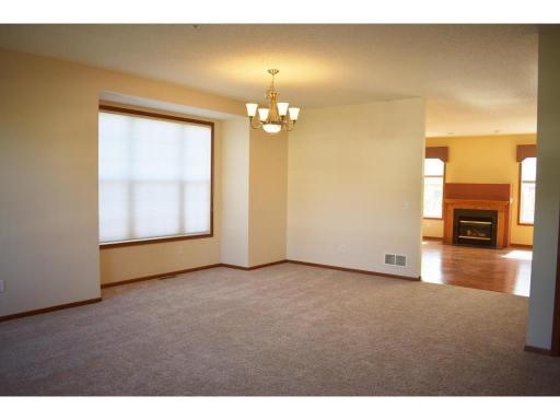 LIVING ROOM LOOKING INTO FAMILY ROOM.jpg