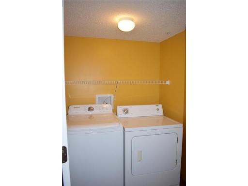 laundry room 1.jpg