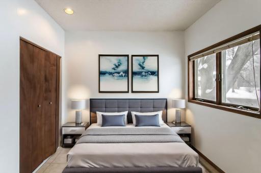 Virtual Staging AI P- Apt-Bedroom-1-right - August 29, 2024 16_47.jpg