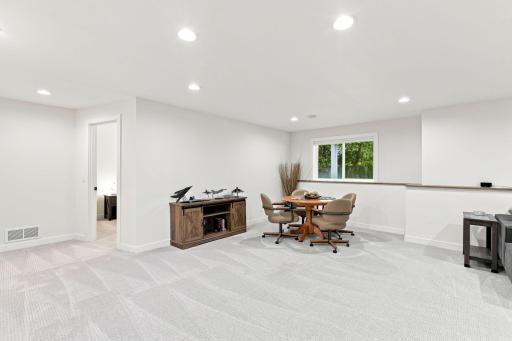 Card table/pool table space