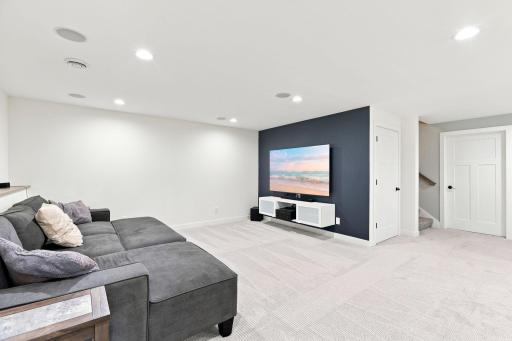Movie/Entertainment space in LL