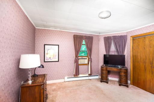 805 W 10th Street, Duluth, MN 55806