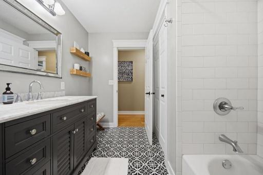 Main Level Bath.jpg