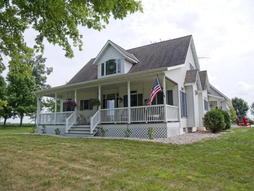 THIS IS IT! Your wait for the perfect country property is over!