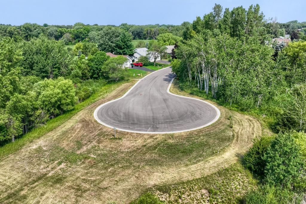Enjoy the entire Cul de sac lot to yourself