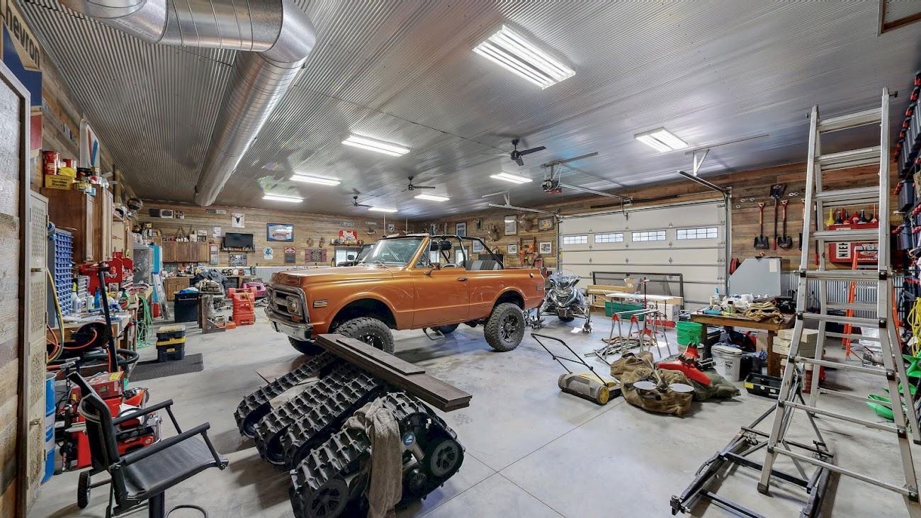 Attached garage on ext. lot.jpg