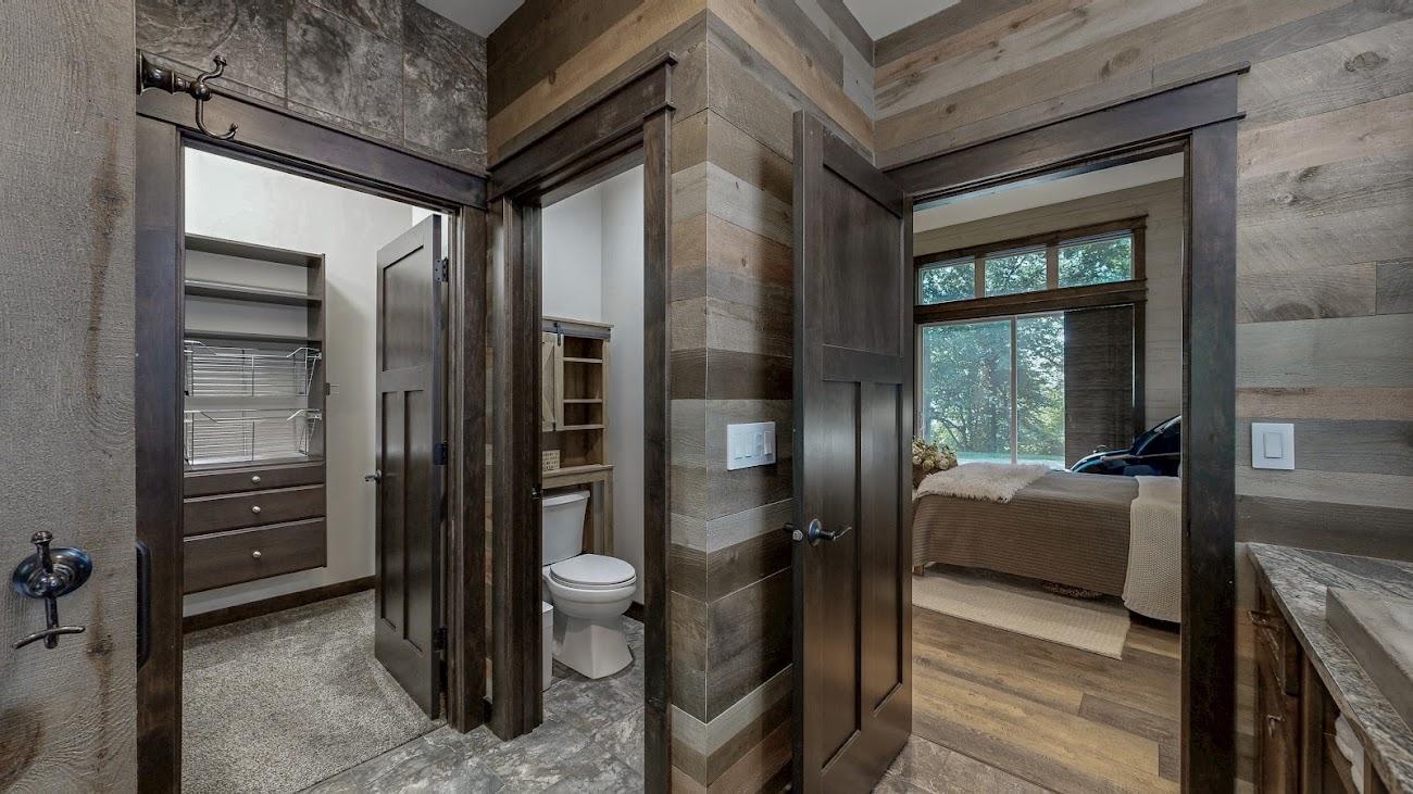 Main primary bath.jpg