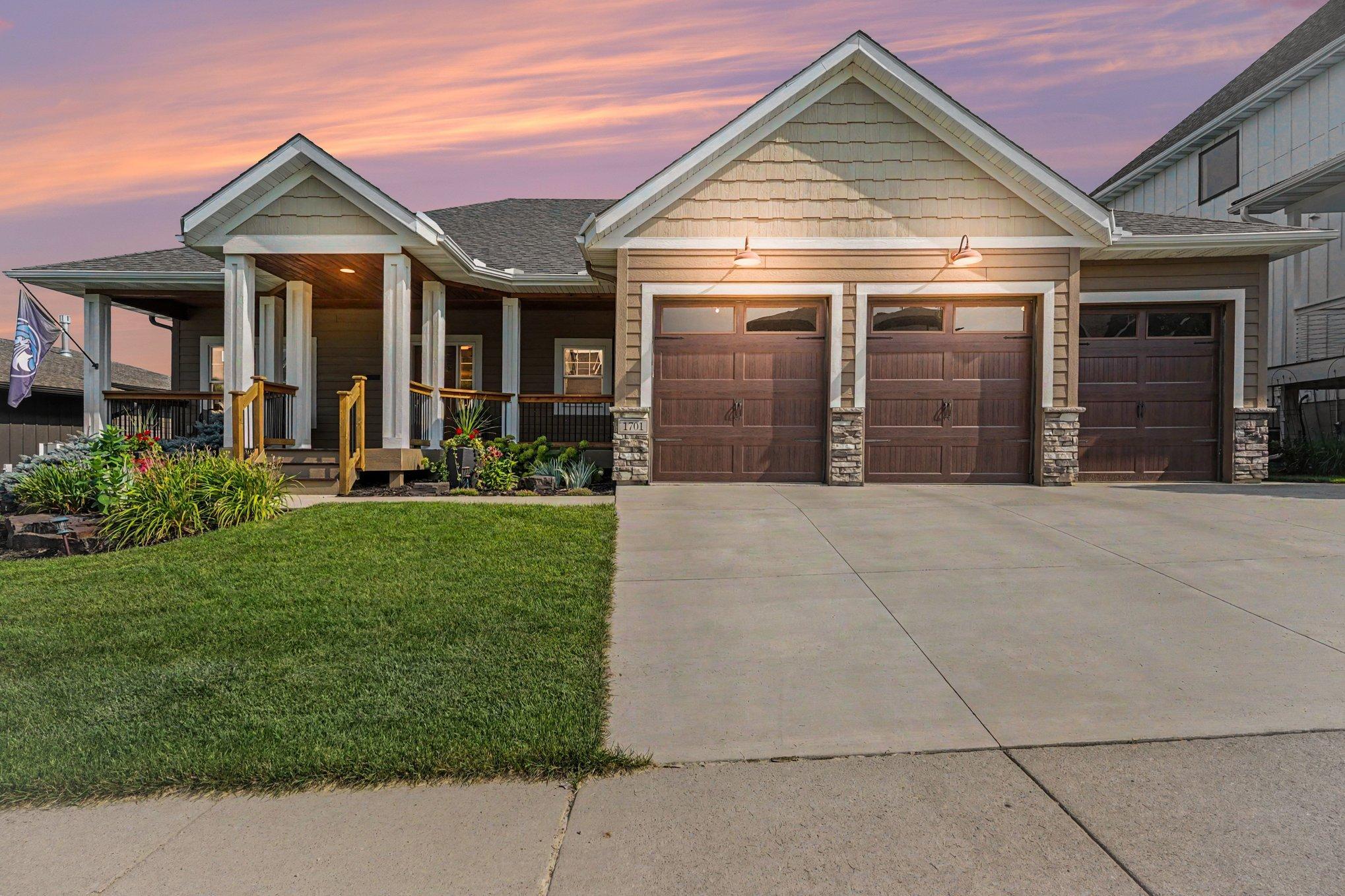 Another picture of the front of the home