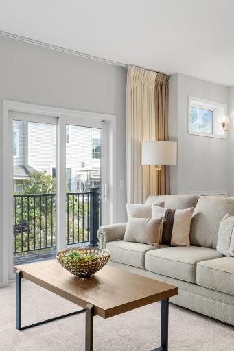 16-web-or-mls-11226 Baltimore St NE-16.jpg