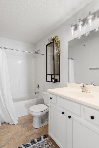 23-web-or-mls-11226 Baltimore St NE-23.jpg