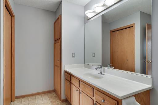 8710Photography-Web-Friendly-7633-Fox-Creek-Ct-Rockford-MN-55373-17.jpg