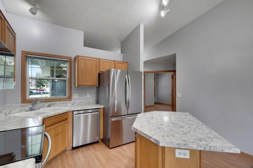 All stainless steel appliances are less than 2-3 years old