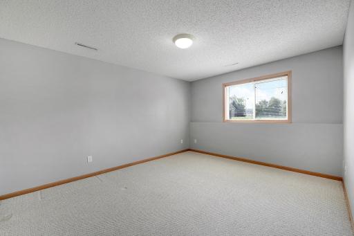 7633 Fox Creek Court, Rockford, MN 55373
