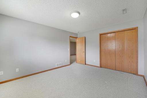 8710Photography-Web-Friendly-7633-Fox-Creek-Ct-Rockford-MN-55373-31.jpg