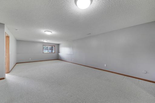 8710Photography-Web-Friendly-7633-Fox-Creek-Ct-Rockford-MN-55373-25.jpg