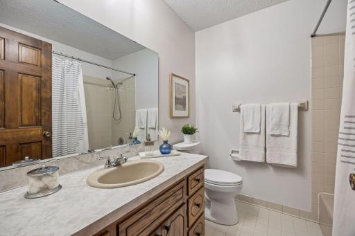 15001 Park Avenue, Burnsville, MN 55306