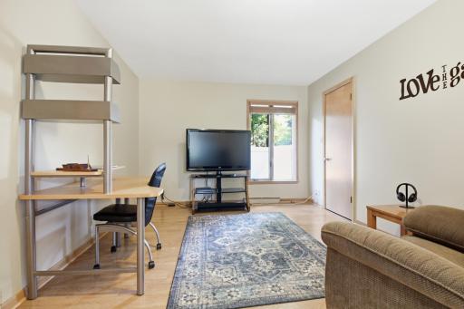 Bedroom 3/Study
