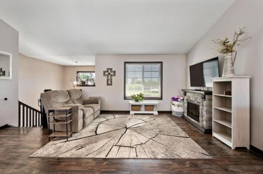 4-web-or-mls-704-bremen-cir.jpg