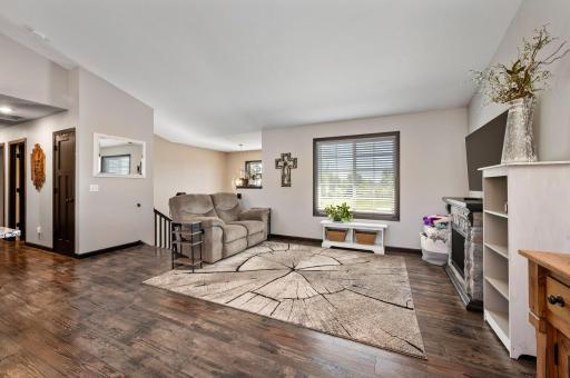 5-web-or-mls-704-bremen-cir.jpg