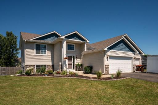 2-web-or-mls-704-bremen-cir.jpg