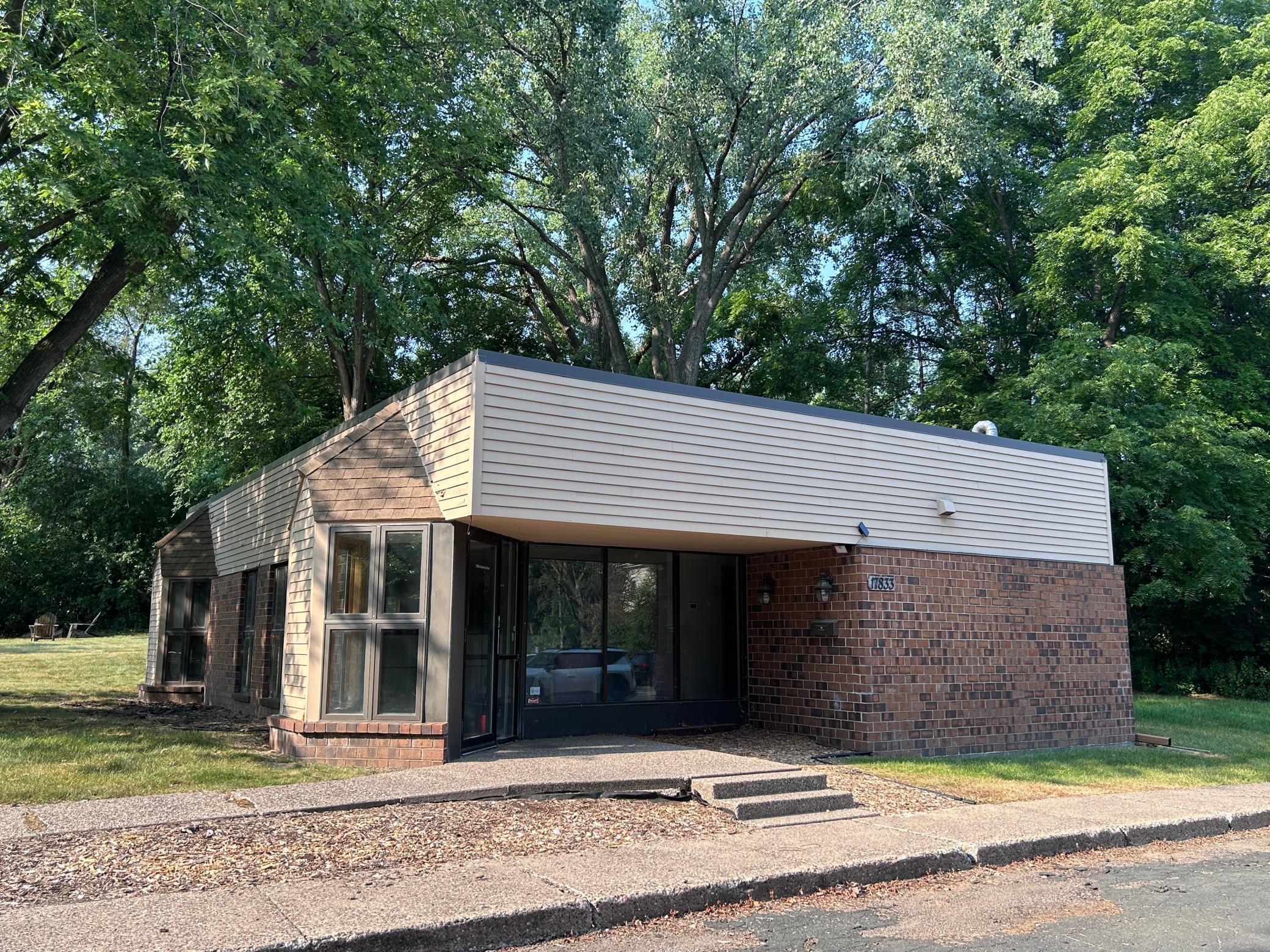 Freestanding 1,451 SF commercial building in Minnetonka’s established 7 Hi Office Campus, offering a private entrance, professional setting, and convenient access to Highway 7 and County Road 101.