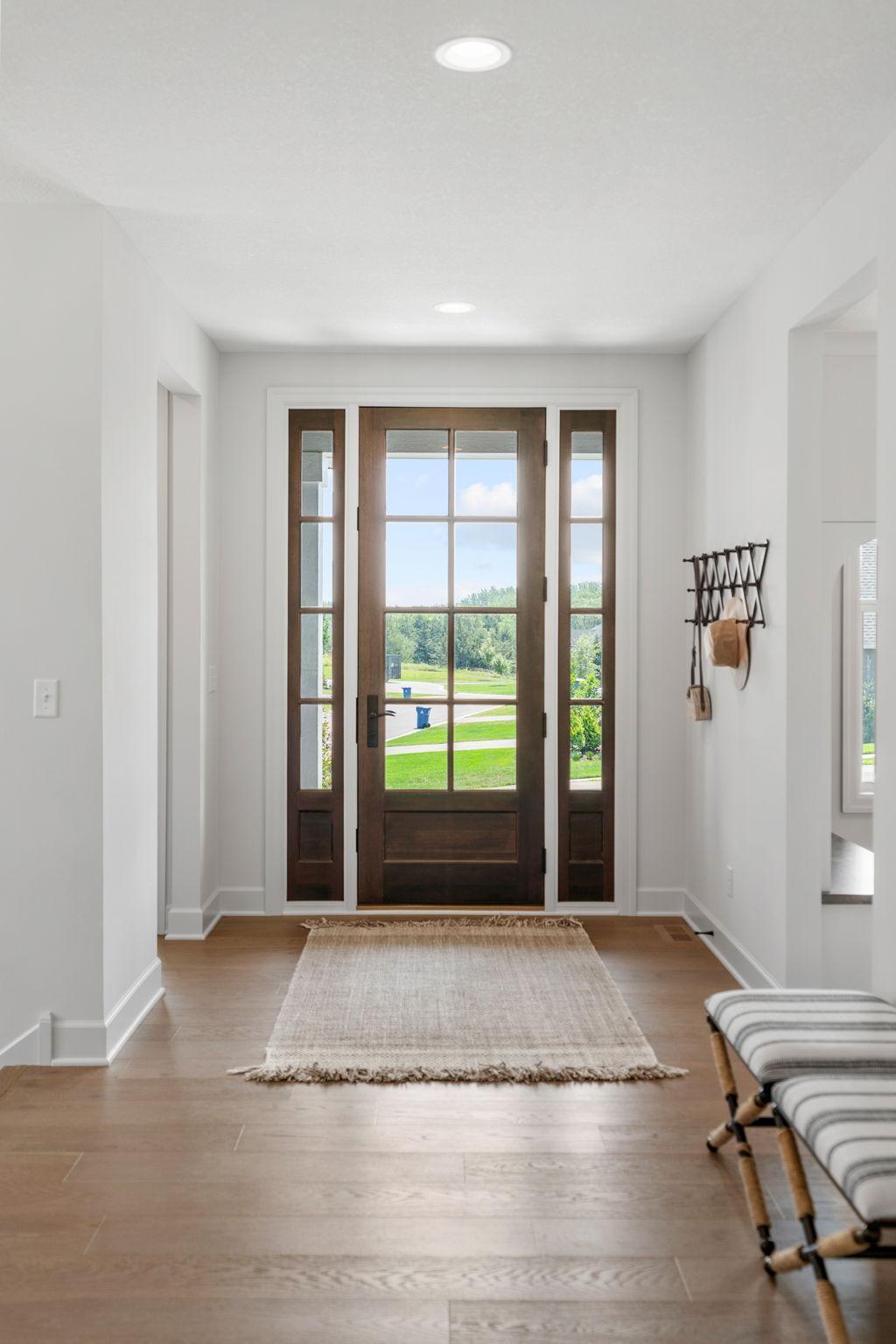 14-web-or-mls-12750 Surrey St-14.jpg