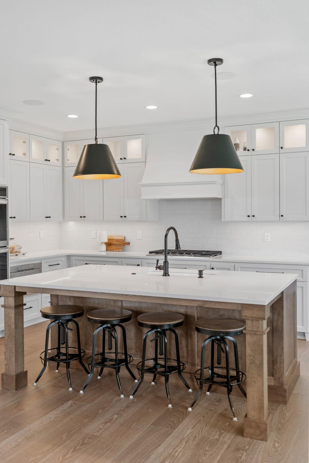 26-web-or-mls-12750 Surrey St-26.jpg