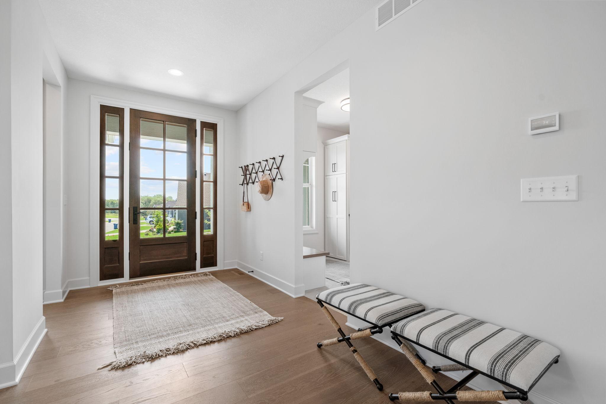 15-web-or-mls-12750 Surrey St-15.jpg