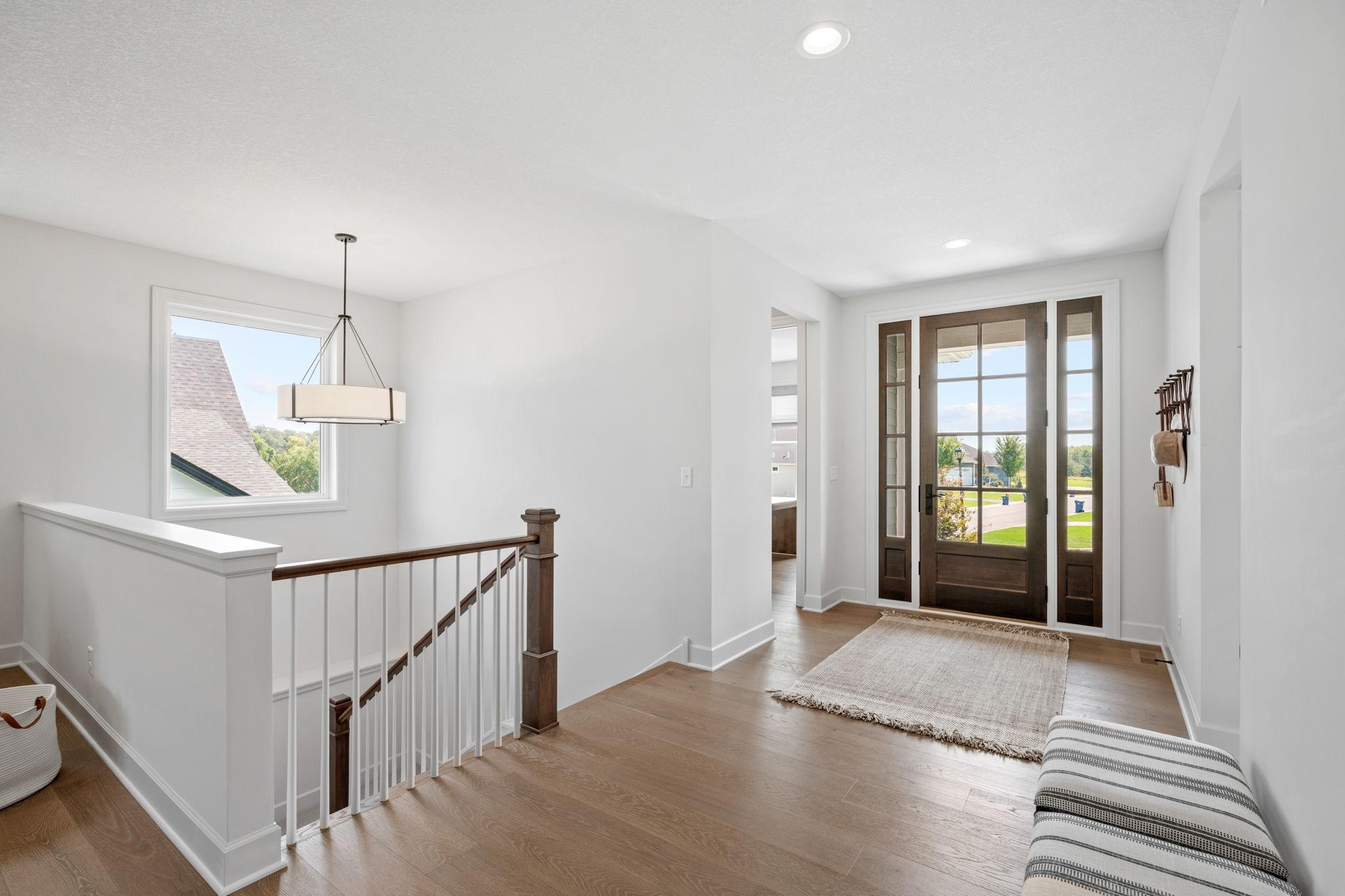 16-web-or-mls-12750 Surrey St-16.jpg