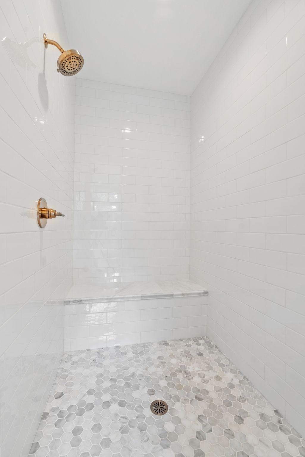 60-web-or-mls-12750 Surrey St-60.jpg