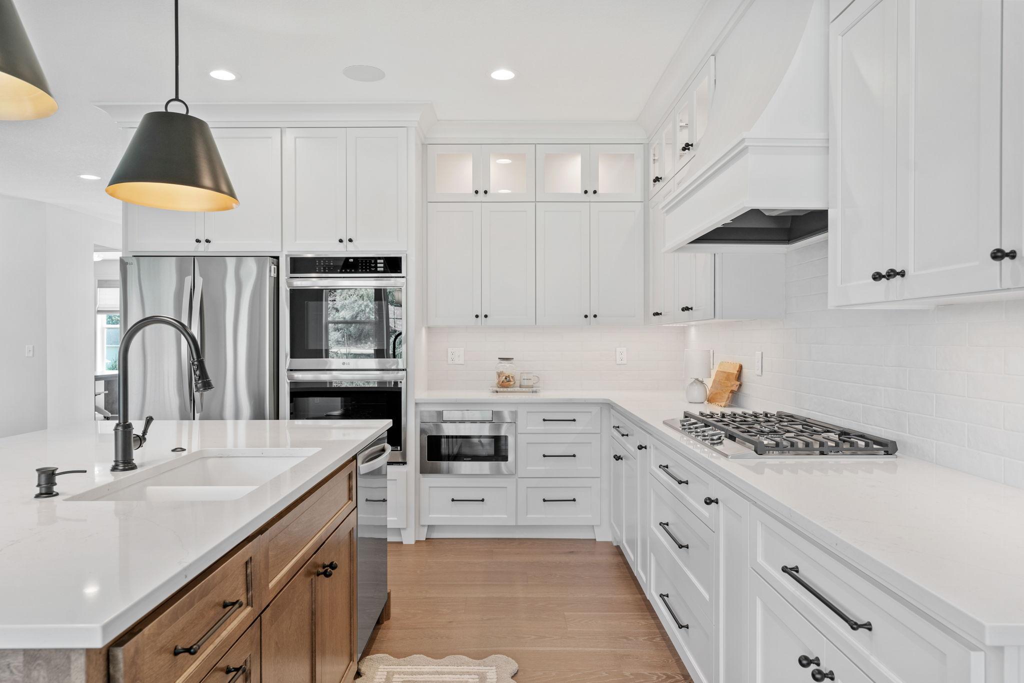 30-web-or-mls-12750 Surrey St-30.jpg