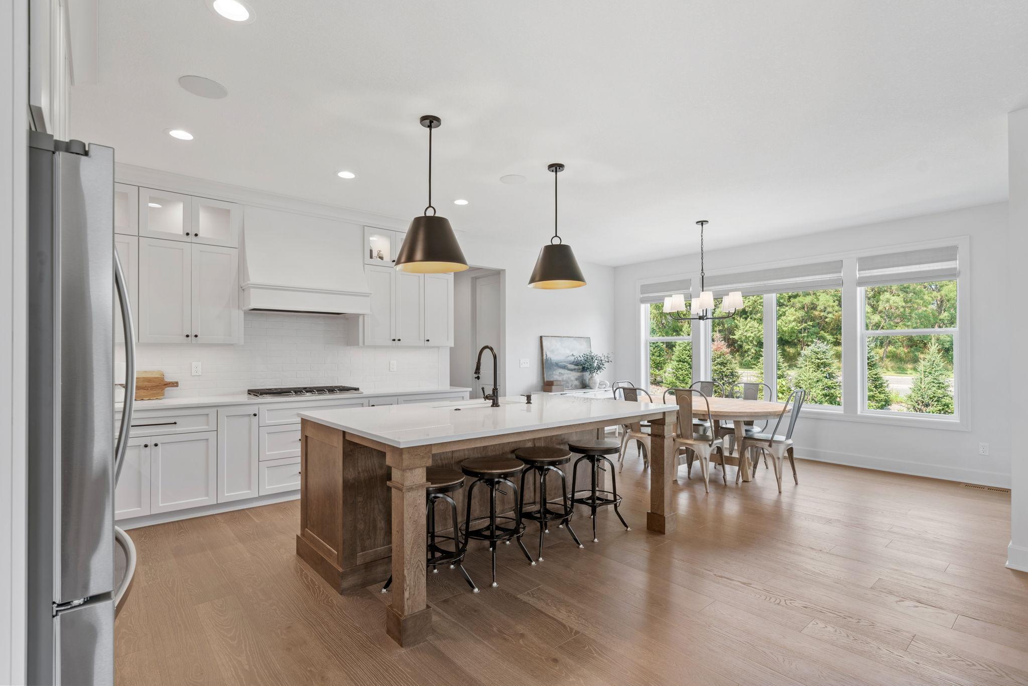 27-web-or-mls-12750 Surrey St-27.jpg