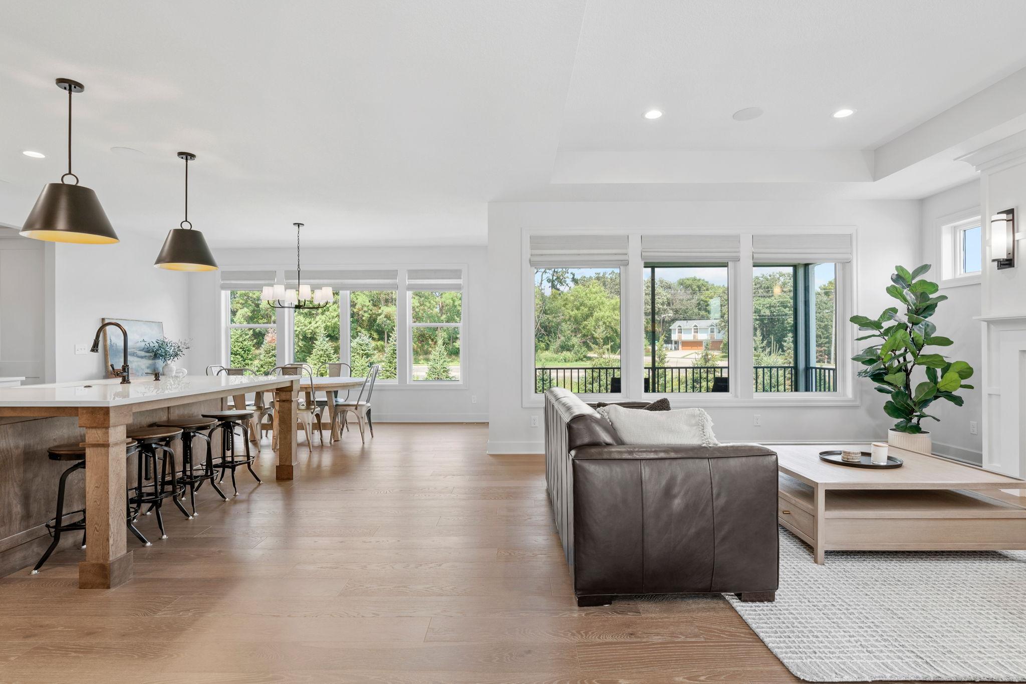 18-web-or-mls-12750 Surrey St-18.jpg