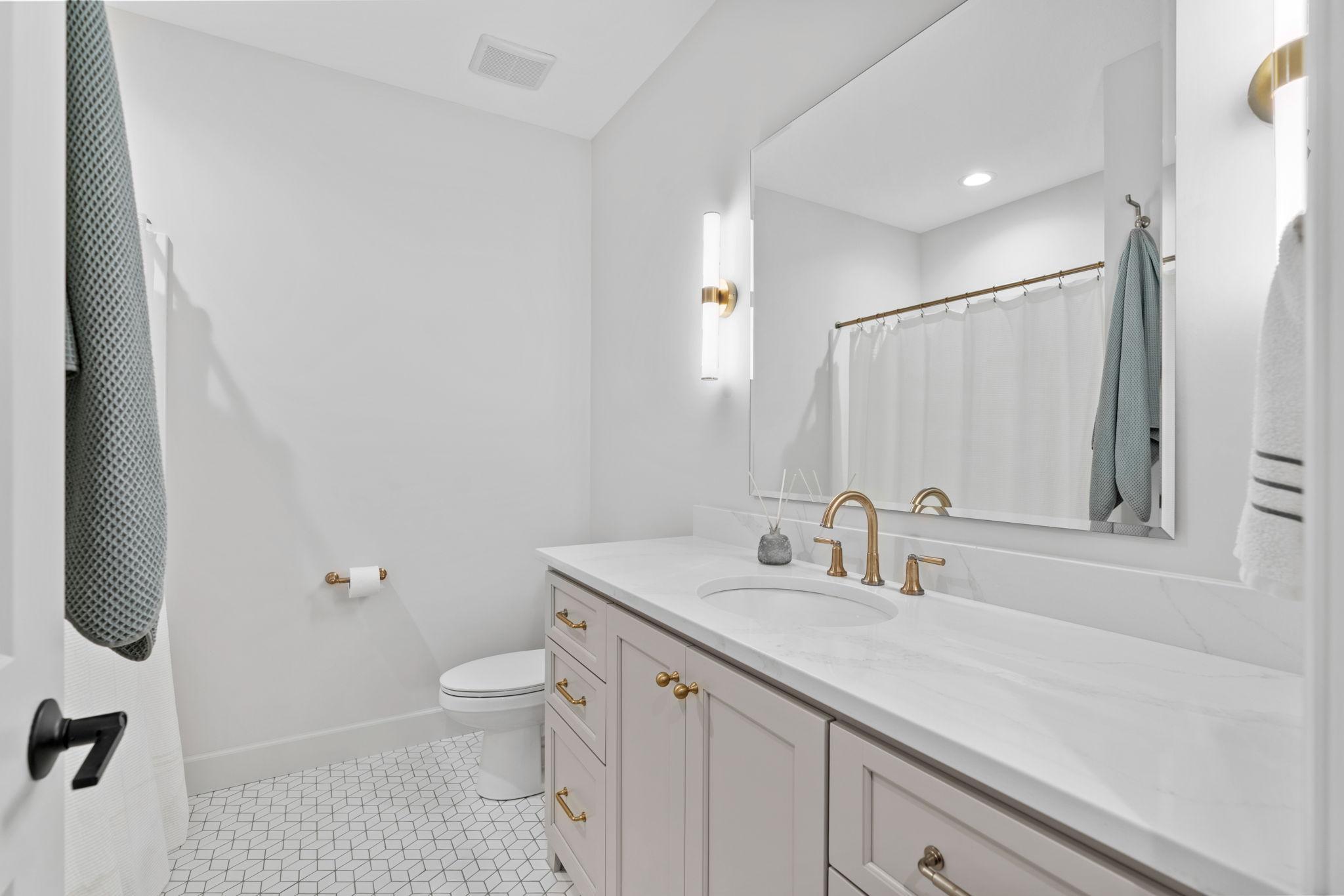 75-web-or-mls-12750 Surrey St-75.jpg