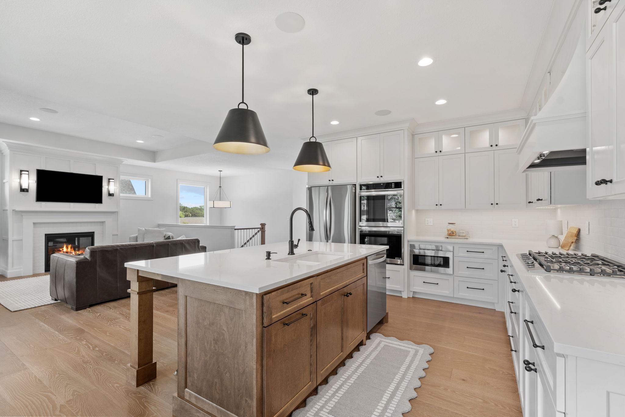 32-web-or-mls-12750 Surrey St-32.jpg