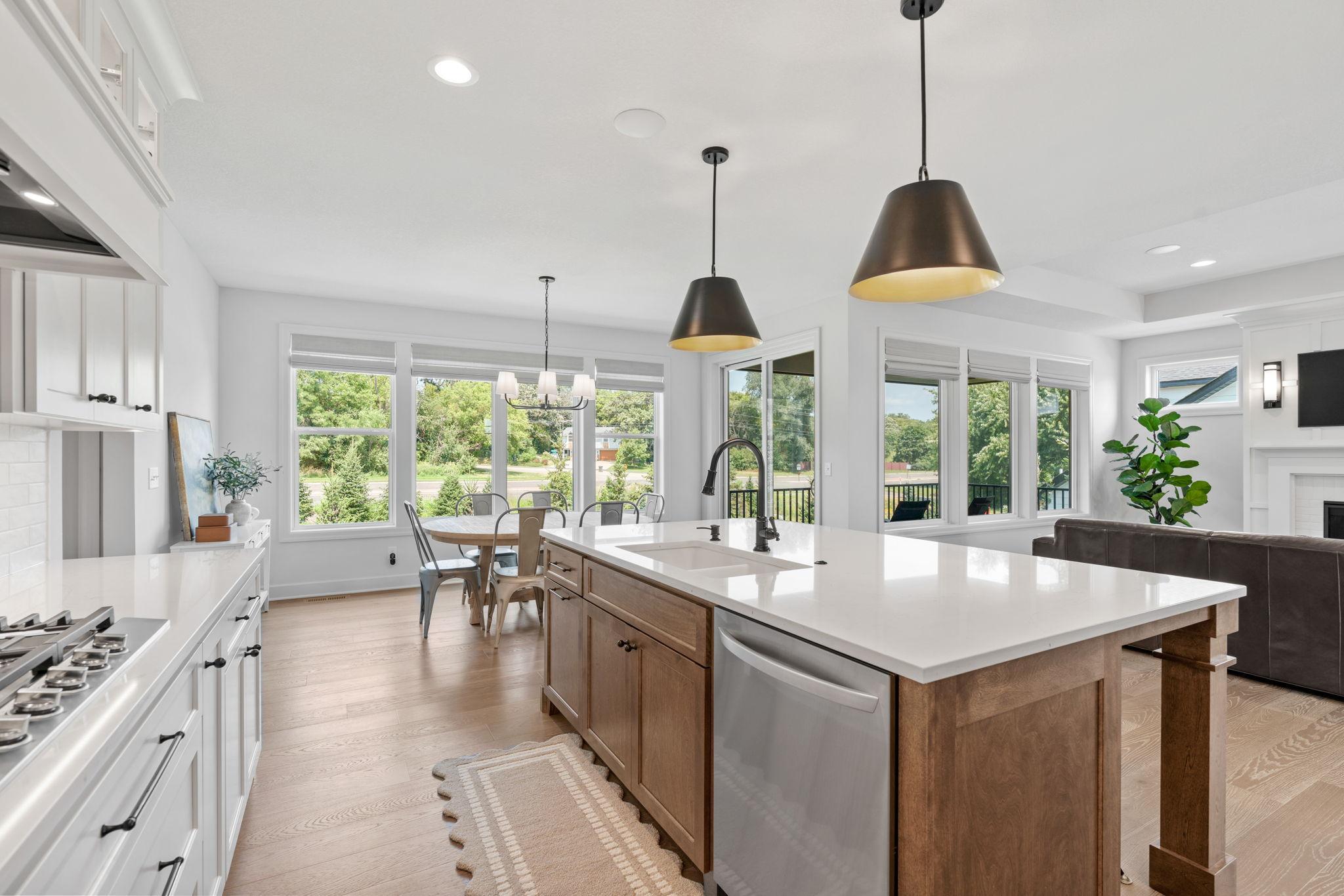 29-web-or-mls-12750 Surrey St-29.jpg