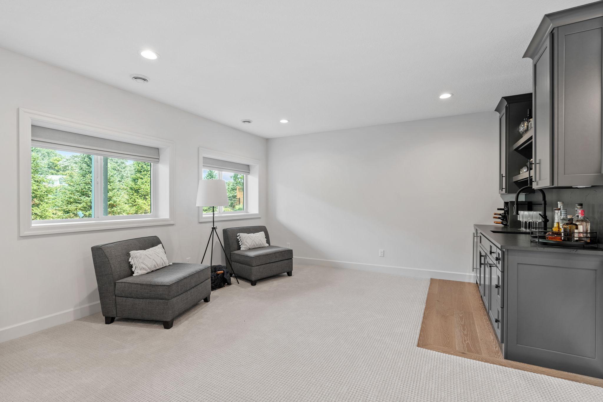 66-web-or-mls-12750 Surrey St-66.jpg
