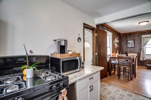 Kitchen 2.jpg