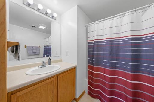 Bathroom 2.jpg