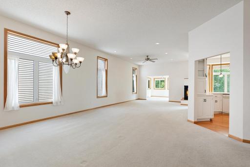 10471 Spyglass Drive, Eden Prairie, MN 55347
