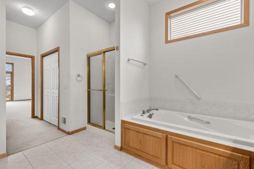 10471 Spyglass Drive, Eden Prairie, MN 55347