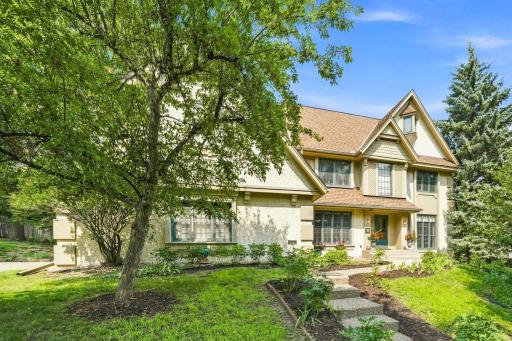Fantastic two story that was built as the flagship model home in the The Oaks of Apple Valley neighborhood.
