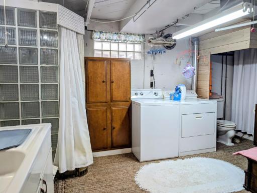 Shower and toilet in the laundry area