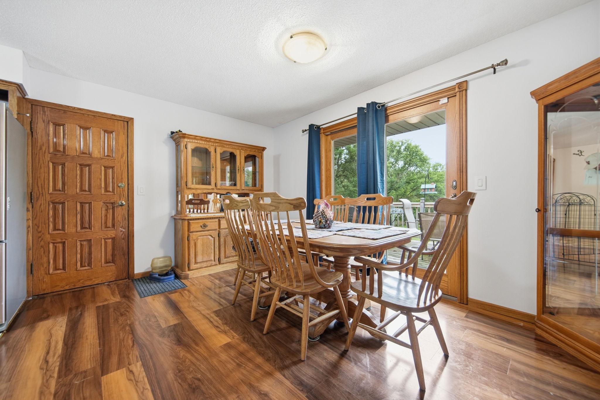 Dinning 1.jpg