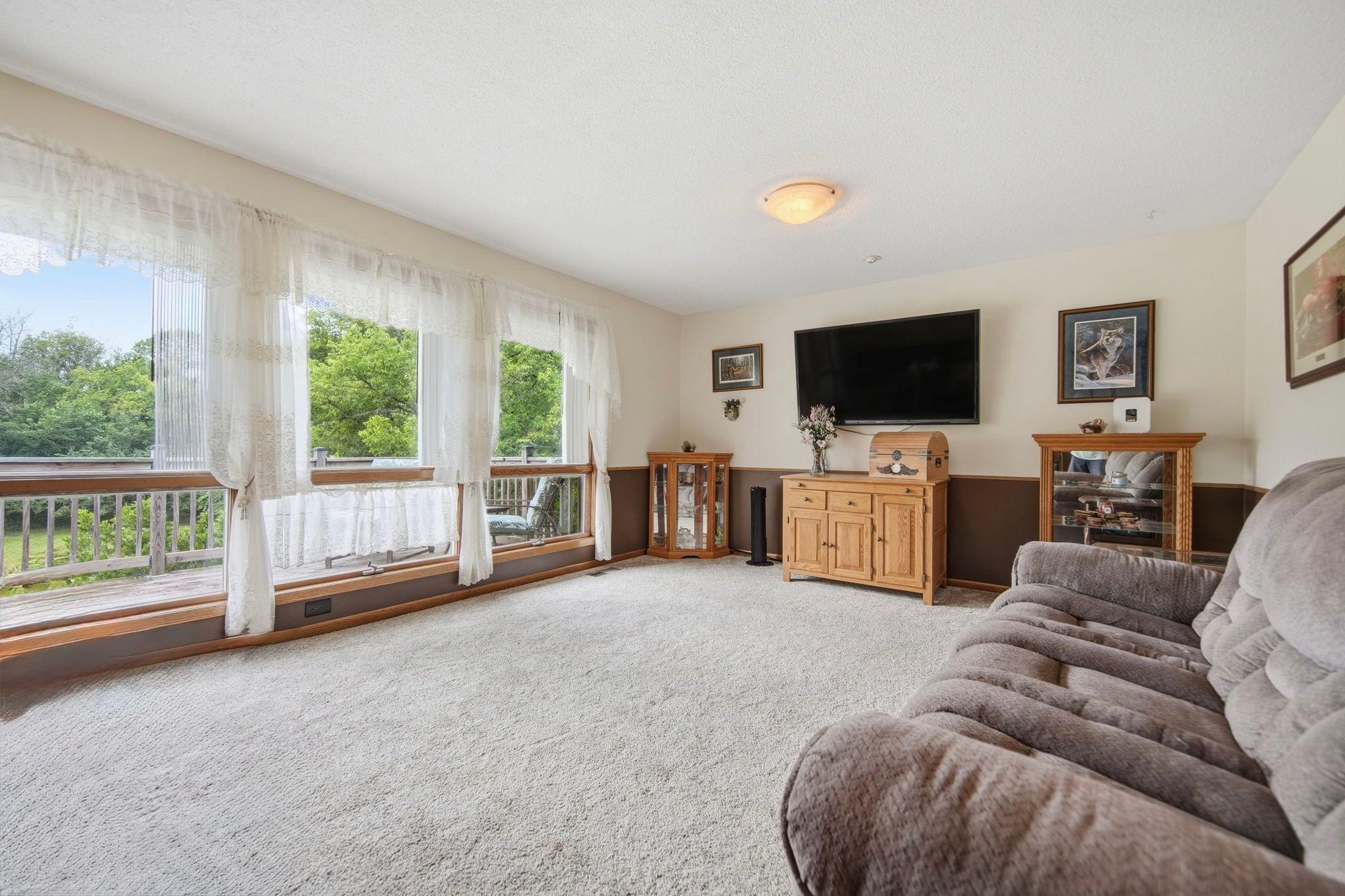 Living room 1 .jpeg