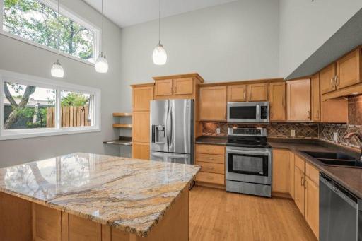1005 W 105th Street, Bloomington, MN 55431