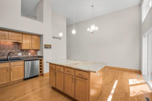 1005 W 105th Street, Bloomington, MN 55431