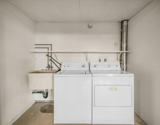 1005 W 105th Street, Bloomington, MN 55431