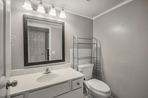 1005 W 105th Street, Bloomington, MN 55431