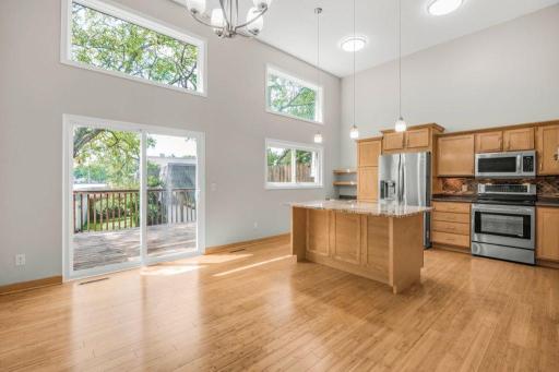 1005 W 105th Street, Bloomington, MN 55431